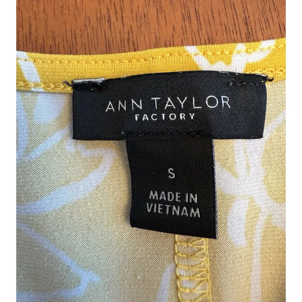 Ann Taylor Dress Women's Small Yellow White Floral Fit and Flare Knee Length‎